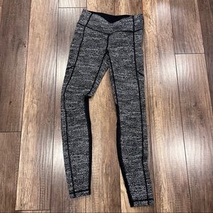 EUC Lululemon legging 28”